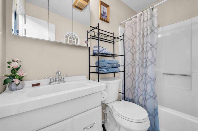 345 Sunset Shadows Boulevard, Livingston, TX 77351