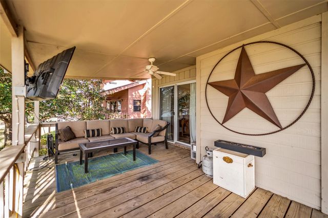 345 Sunset Shadows Boulevard, Livingston, TX 77351