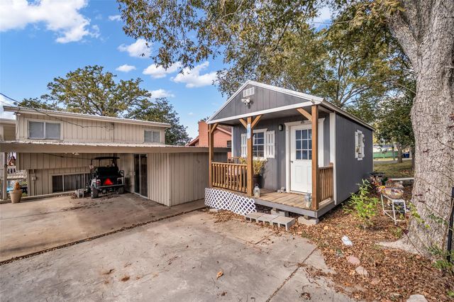 345 Sunset Shadows Boulevard, Livingston, TX 77351