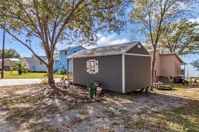 345 Sunset Shadows Boulevard, Livingston, TX 77351