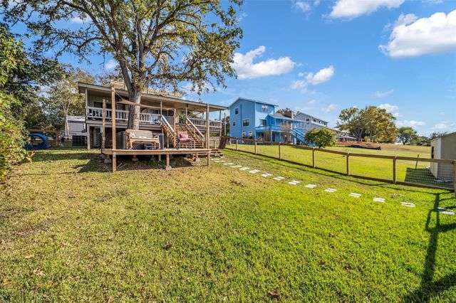 345 Sunset Shadows Boulevard, Livingston, TX 77351