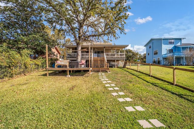 345 Sunset Shadows Boulevard, Livingston, TX 77351
