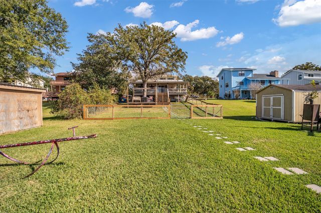 345 Sunset Shadows Boulevard, Livingston, TX 77351