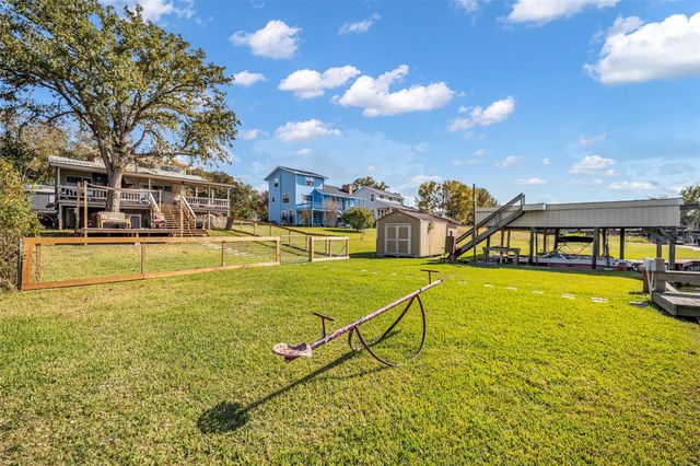 345 Sunset Shadows Boulevard, Livingston, TX 77351