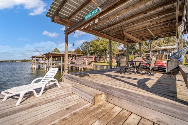 345 Sunset Shadows Boulevard, Livingston, TX 77351