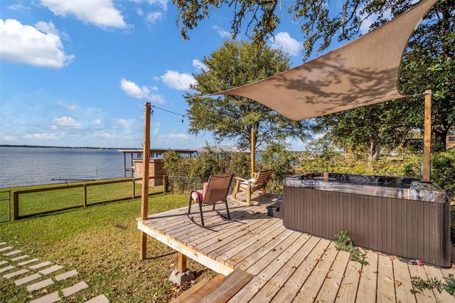 345 Sunset Shadows Boulevard, Livingston, TX 77351