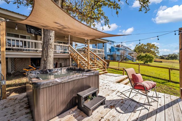 345 Sunset Shadows Boulevard, Livingston, TX 77351