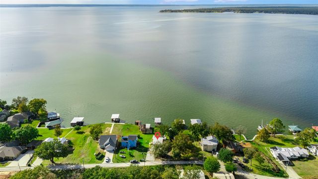 345 Sunset Shadows Boulevard, Livingston, TX 77351