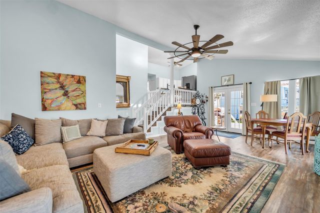 345 Sunset Shadows Boulevard, Livingston, TX 77351