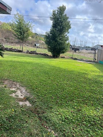 1303 Red Bud Ln Lane, La Marque, TX 77568