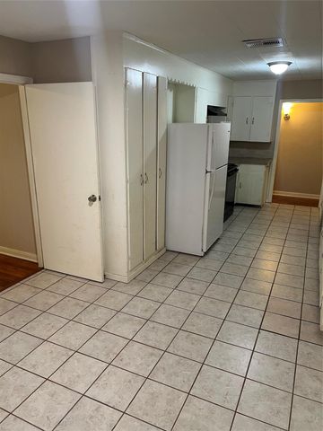 1303 Red Bud Ln Lane, La Marque, TX 77568