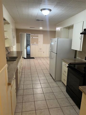 1303 Red Bud Ln Lane, La Marque, TX 77568