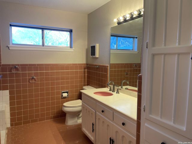 126 Clubhill, San Antonio, TX 78228