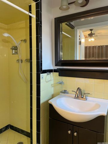 126 Clubhill, San Antonio, TX 78228