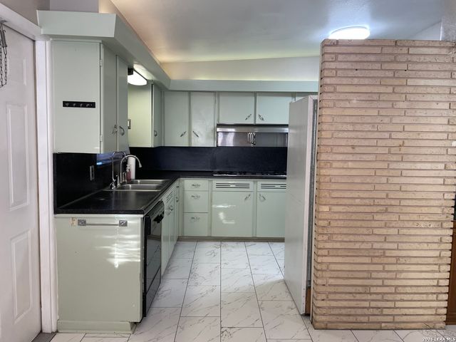 126 Clubhill, San Antonio, TX 78228