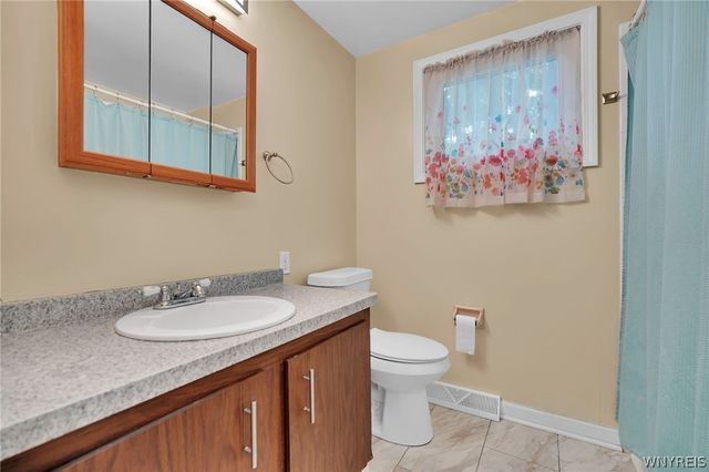 590 Potters Road, West Seneca, NY 14224