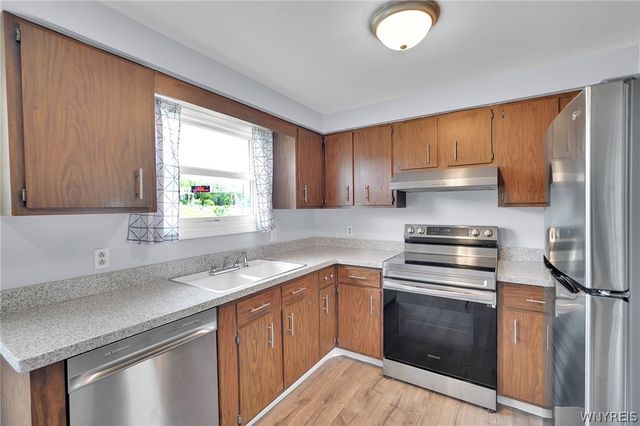 590 Potters Road, West Seneca, NY 14224
