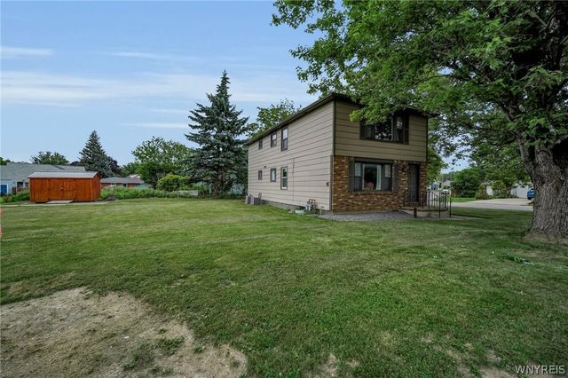 590 Potters Road, West Seneca, NY 14224