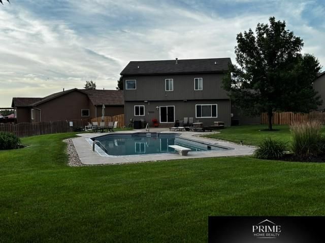 5126 N 161 Avenue Circle, Omaha, NE 68116