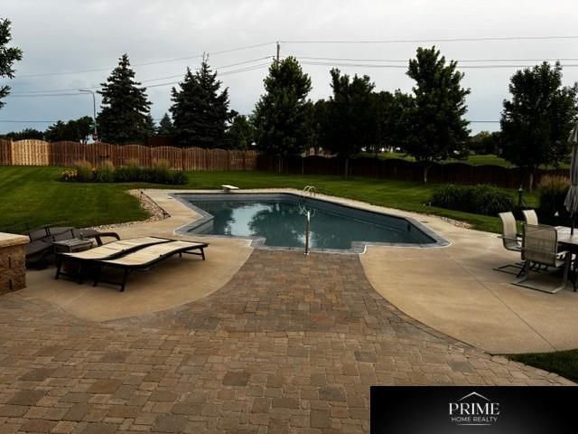 5126 N 161 Avenue Circle, Omaha, NE 68116
