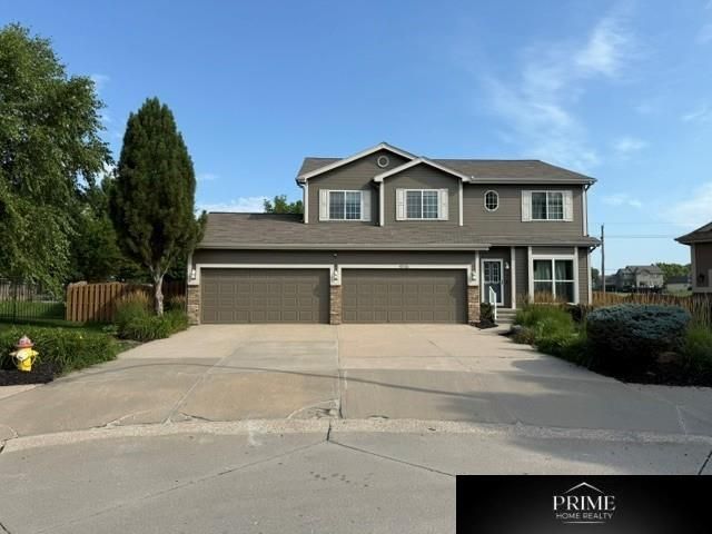 5126 N 161 Avenue Circle, Omaha, NE 68116