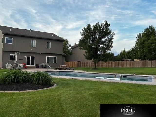 5126 N 161 Avenue Circle, Omaha, NE 68116