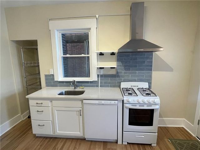 5835 Douglas St 1, Squirrel Hill, PA 15217