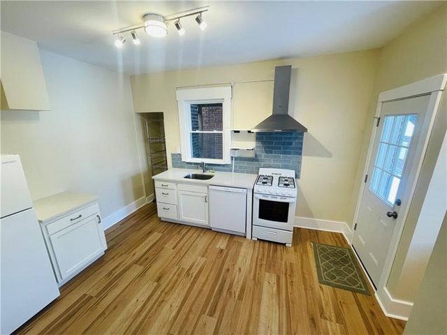 5835 Douglas St 1, Squirrel Hill, PA 15217