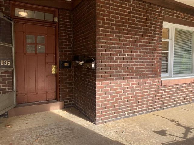 5835 Douglas St 1, Squirrel Hill, PA 15217