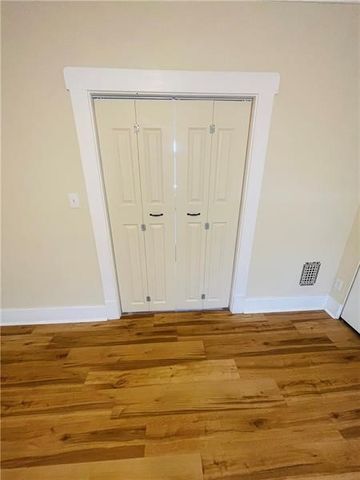 5835 Douglas St 1, Squirrel Hill, PA 15217