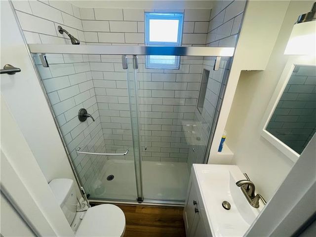 5835 Douglas St 1, Squirrel Hill, PA 15217