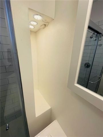 5835 Douglas St 1, Squirrel Hill, PA 15217