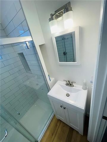 5835 Douglas St 1, Squirrel Hill, PA 15217