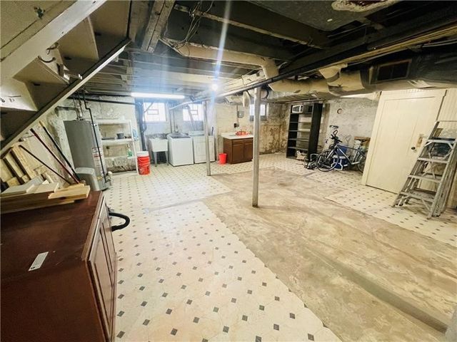 5835 Douglas St 1, Squirrel Hill, PA 15217