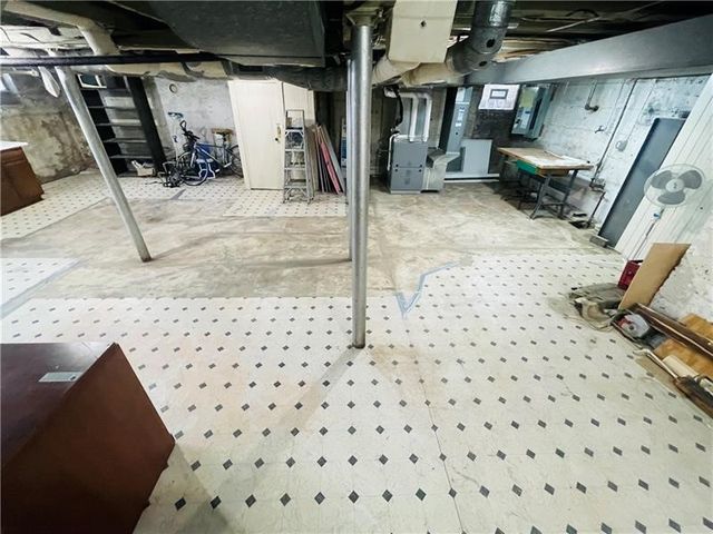 5835 Douglas St 1, Squirrel Hill, PA 15217