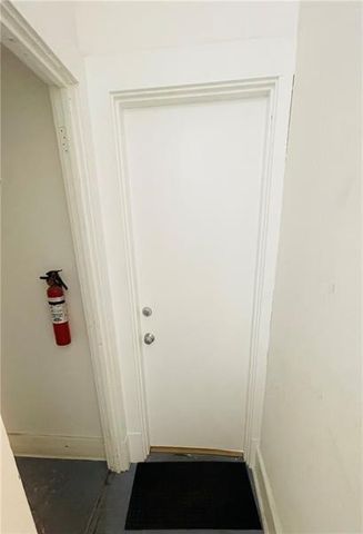 5835 Douglas St 1, Squirrel Hill, PA 15217