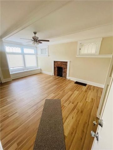 5835 Douglas St 1, Squirrel Hill, PA 15217