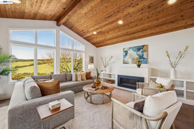 3146 AYLESBURY COURT, Castro Valley, CA 94546