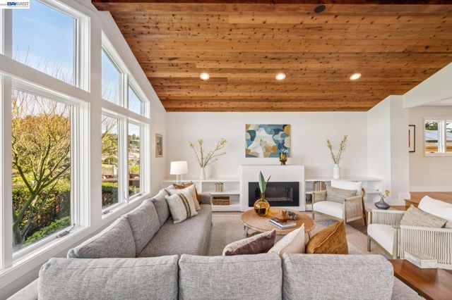 3146 AYLESBURY COURT, Castro Valley, CA 94546