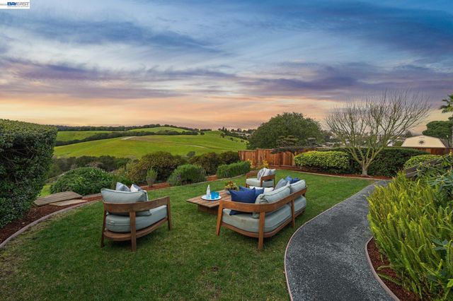 3146 AYLESBURY COURT, Castro Valley, CA 94546