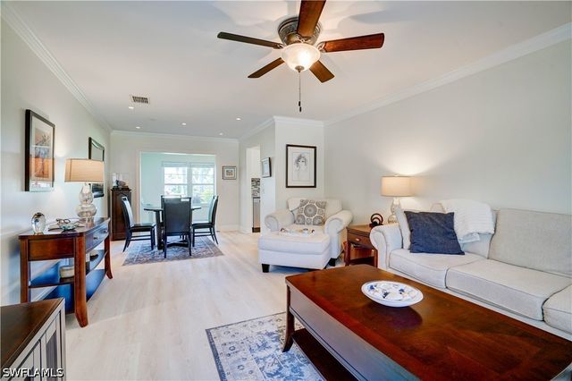 1078 Forest Lakes DR 3A, Naples, FL 34105