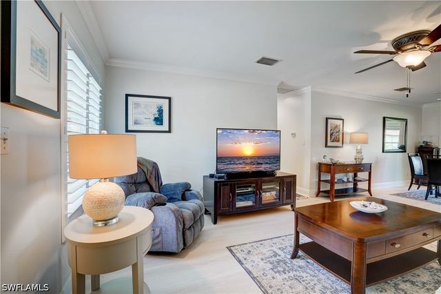 1078 Forest Lakes DR 3A, Naples, FL 34105