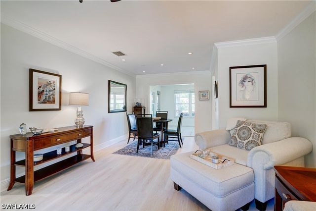 1078 Forest Lakes DR 3A, Naples, FL 34105