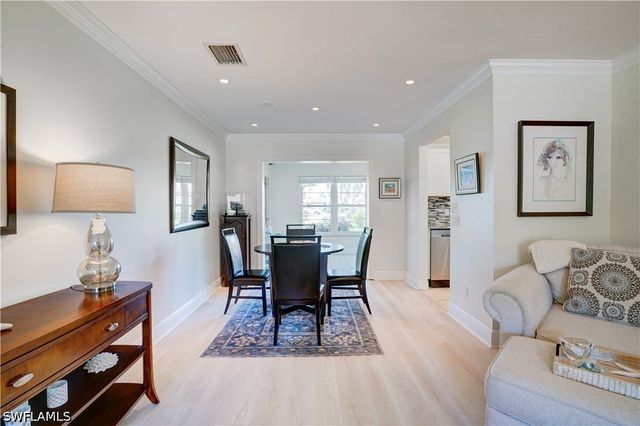 1078 Forest Lakes DR 3A, Naples, FL 34105