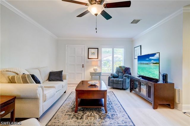 1078 Forest Lakes DR 3A, Naples, FL 34105