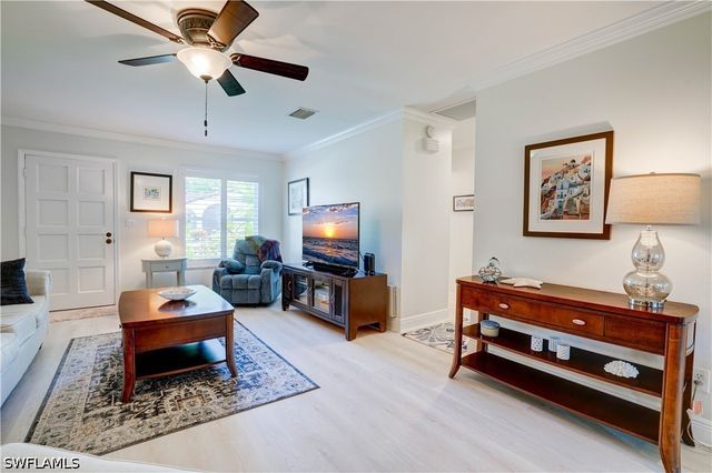 1078 Forest Lakes DR 3A, Naples, FL 34105