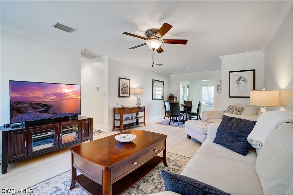 1078 Forest Lakes DR 3A, Naples, FL 34105