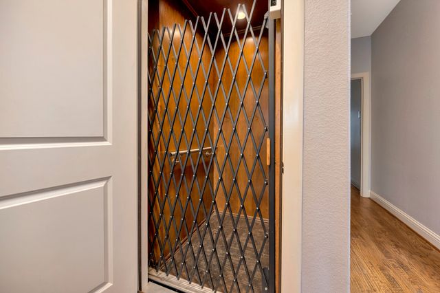 614 E 1st Street, Fort Worth, TX 76102