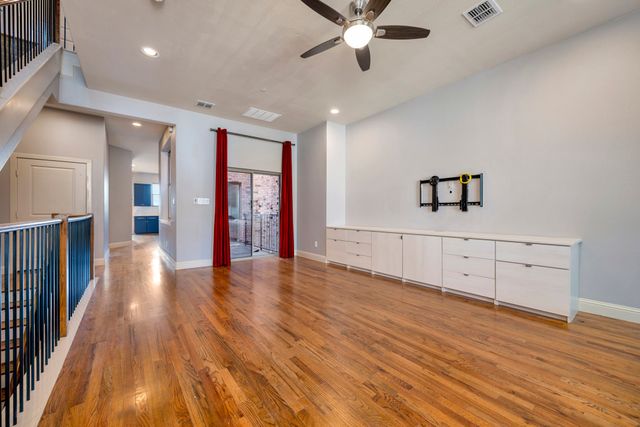 614 E 1st Street, Fort Worth, TX 76102