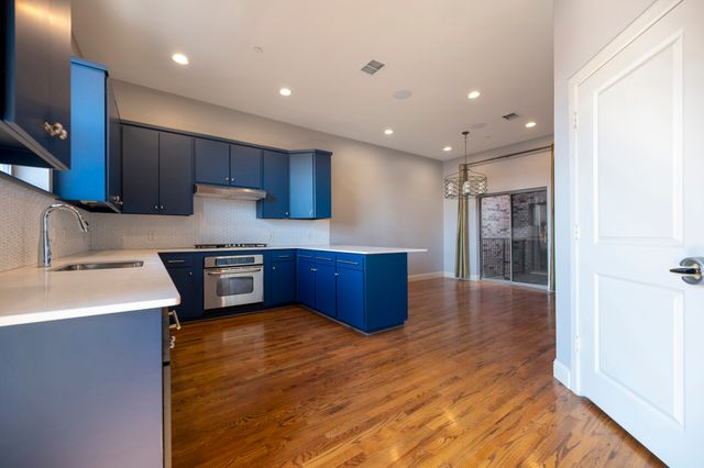 614 E 1st Street, Fort Worth, TX 76102